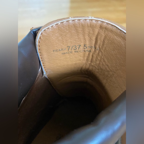 Dirty Laundry Lace Up Boots! 👢✨ - Picture 3 of 5